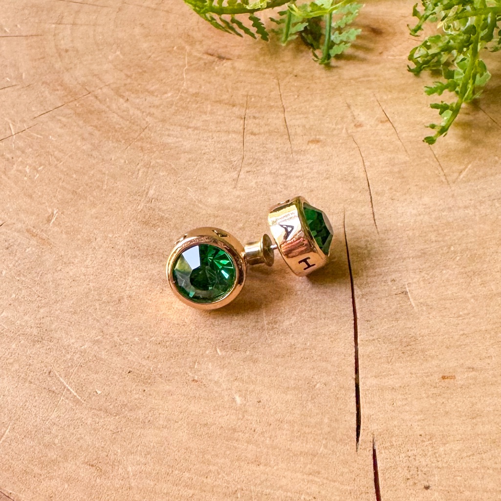 Tahari Round Emerald Green Glass Rhinestone Gold Stud Bezel Earrings 20$